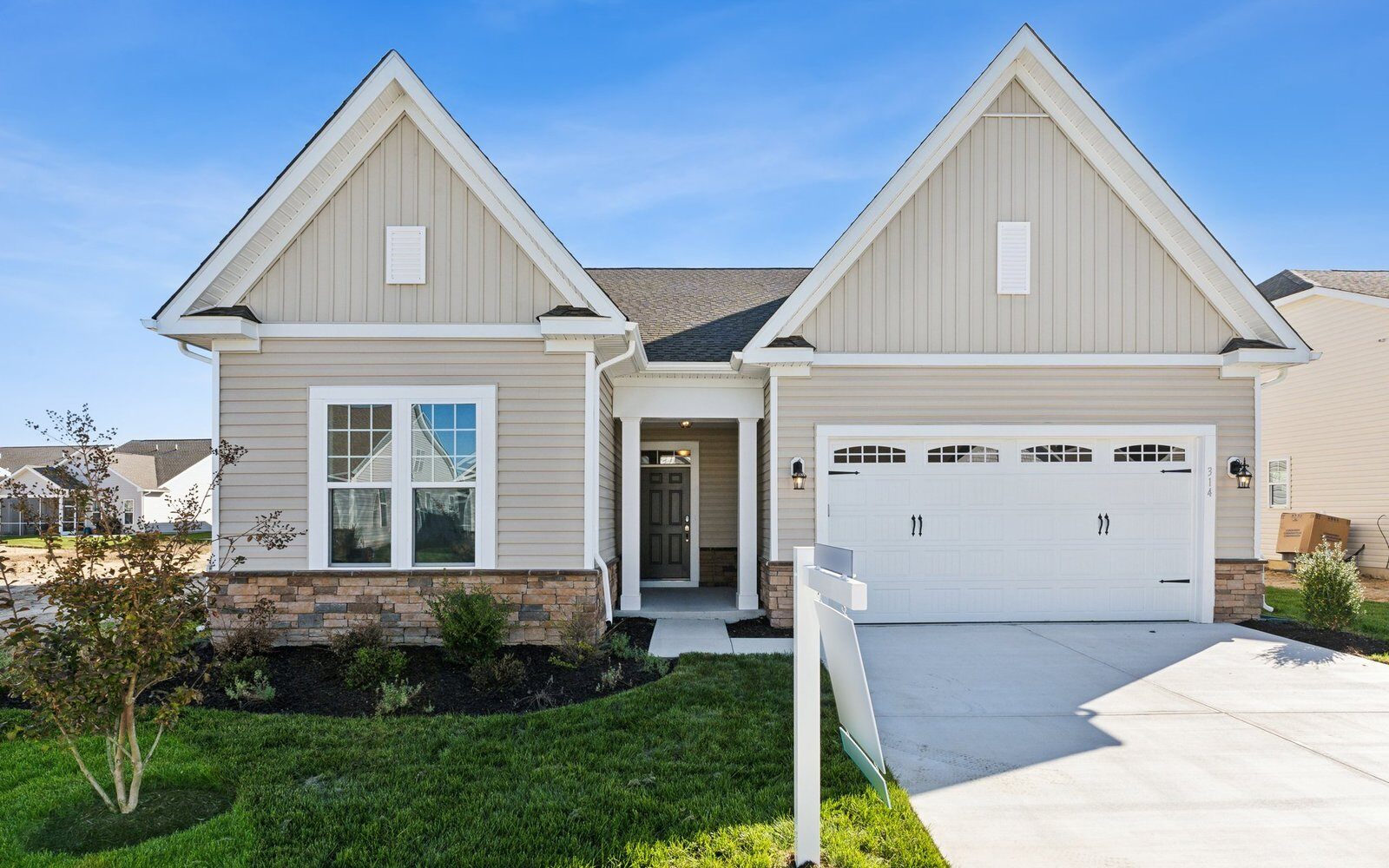 Front-Exterior-Monet-984